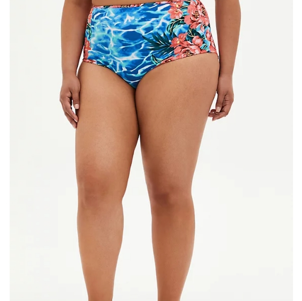 Torrid size 5 (28 or 5X) BLUE WATER FLORAL REVERSIBLE SWIM BRIEF